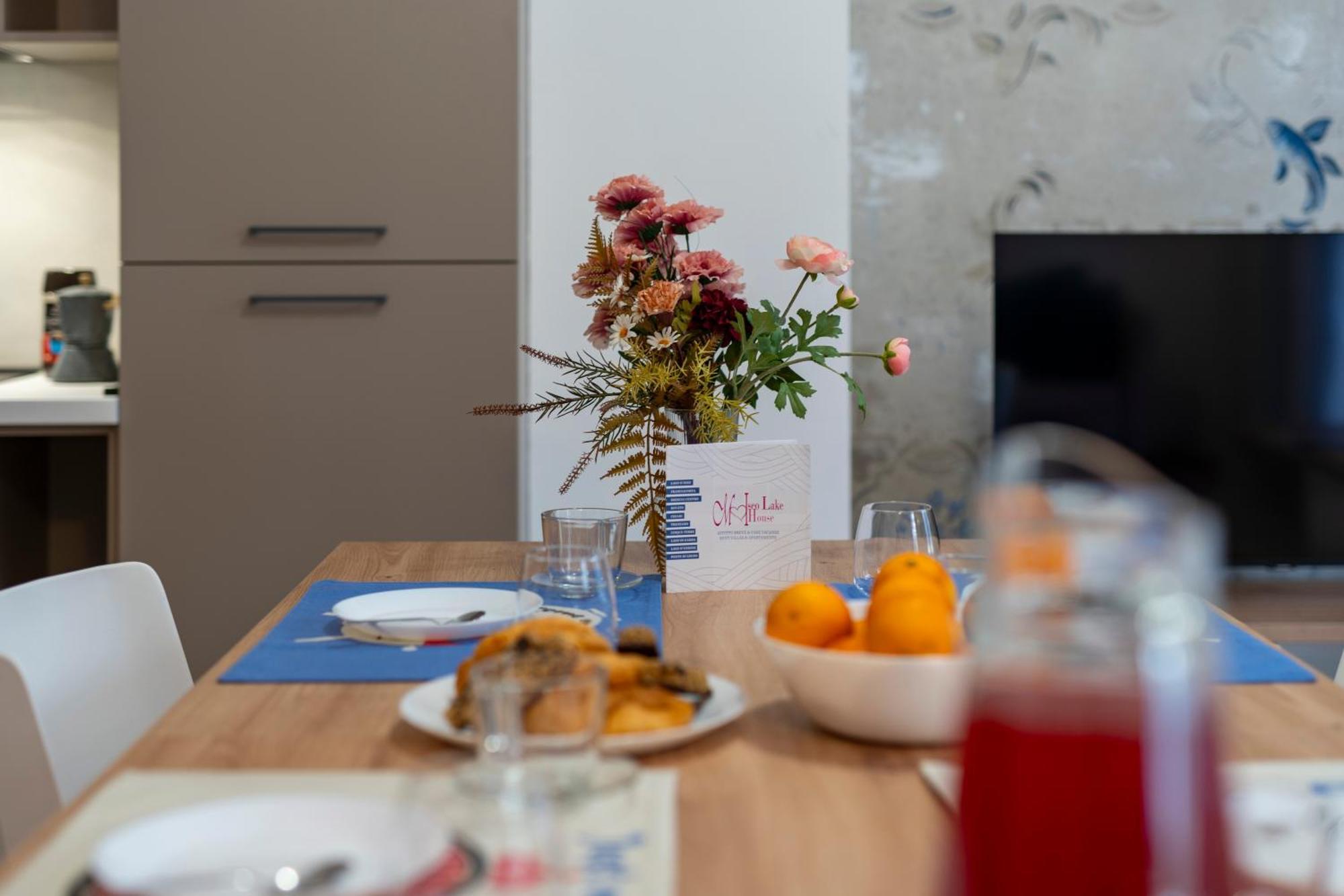 Apartamento La Casa Dei Carta-New & Chic Lovere Exterior foto